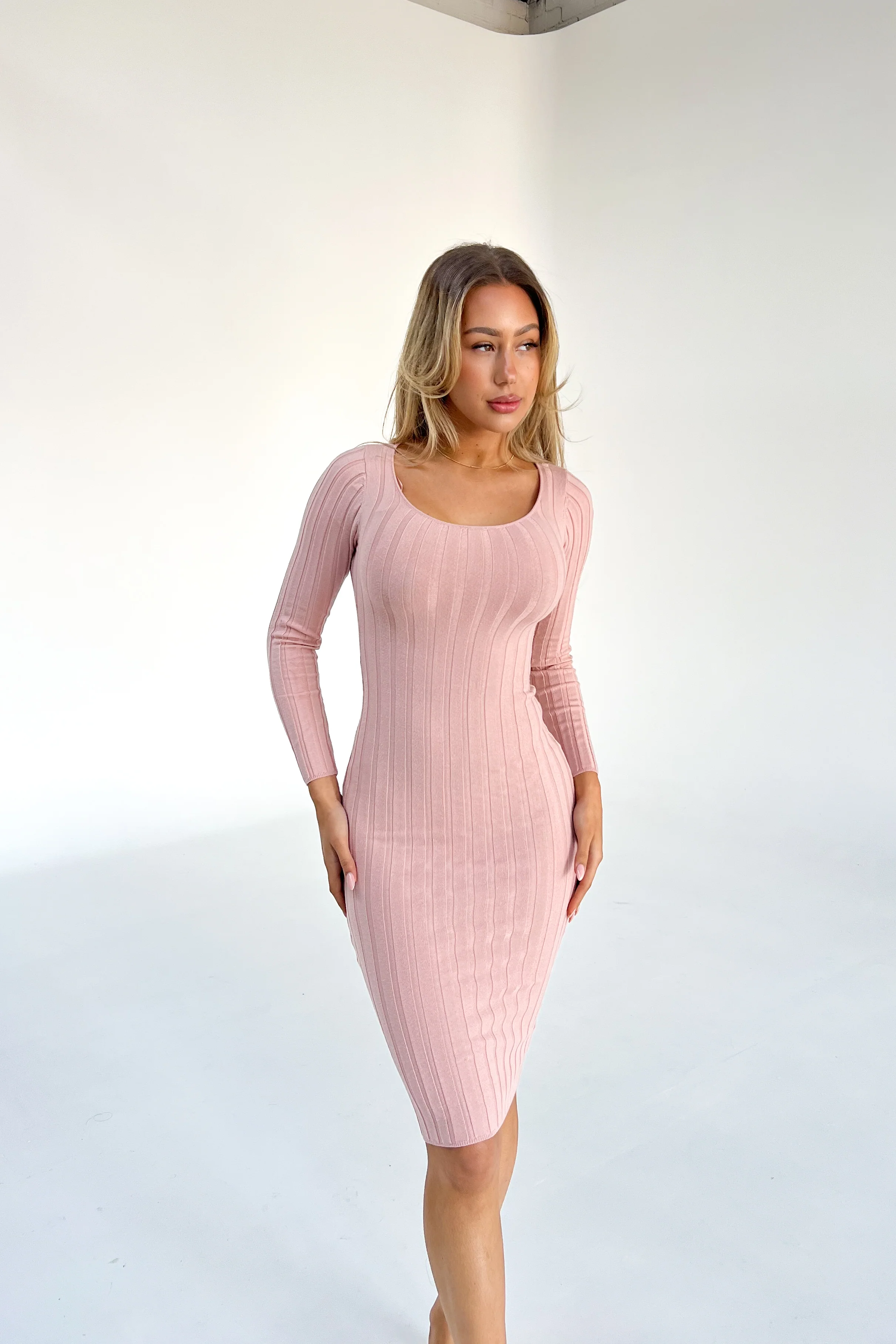Elegant Ribbed Knit Dress